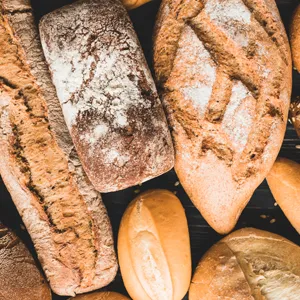 المعجنات والحلويات والمخبوزات